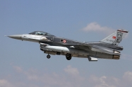 64_F-16C50+_07-1013_181Filo_02