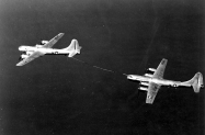 1024px-KB-29M_Air_Refueling-httpwww.nationalmuseum.af_.milfactsheetsfactsheet.aspid2554