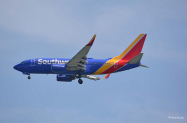 B737-7H4