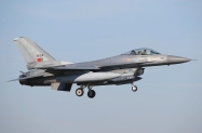 60 Portugal_F-16AM_15104_2