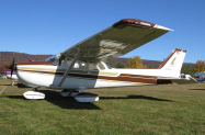 BrownWhiteCessna172Skyhawk