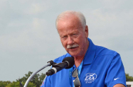 EAAs-CEO-Jack-Pelton-introduced-Jared-Isaacman