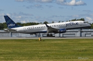 JetBlue_Embraer_190_5284