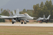 Swiss_Staffel11_F18Taxi
