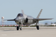 F35Taxi2